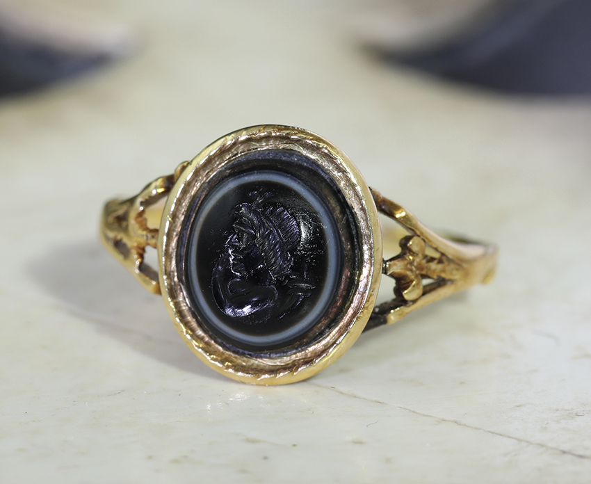 Antique Gallery Soleil アンティークジュエリー / Harpocrates 沈黙の